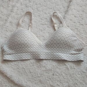 Hanes SmoothTec ComfortFlex Wire Free Natural bra G199 Small Minimalist